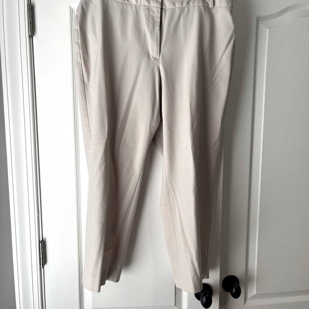 Talbots. City Capri’s 16 W. Cream